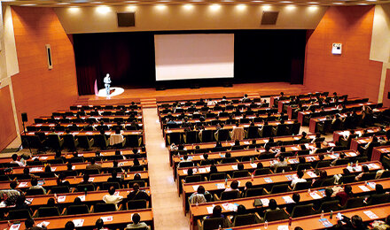 会員とそのご家族を対象に映画「はたらく細胞」の試写会を開催